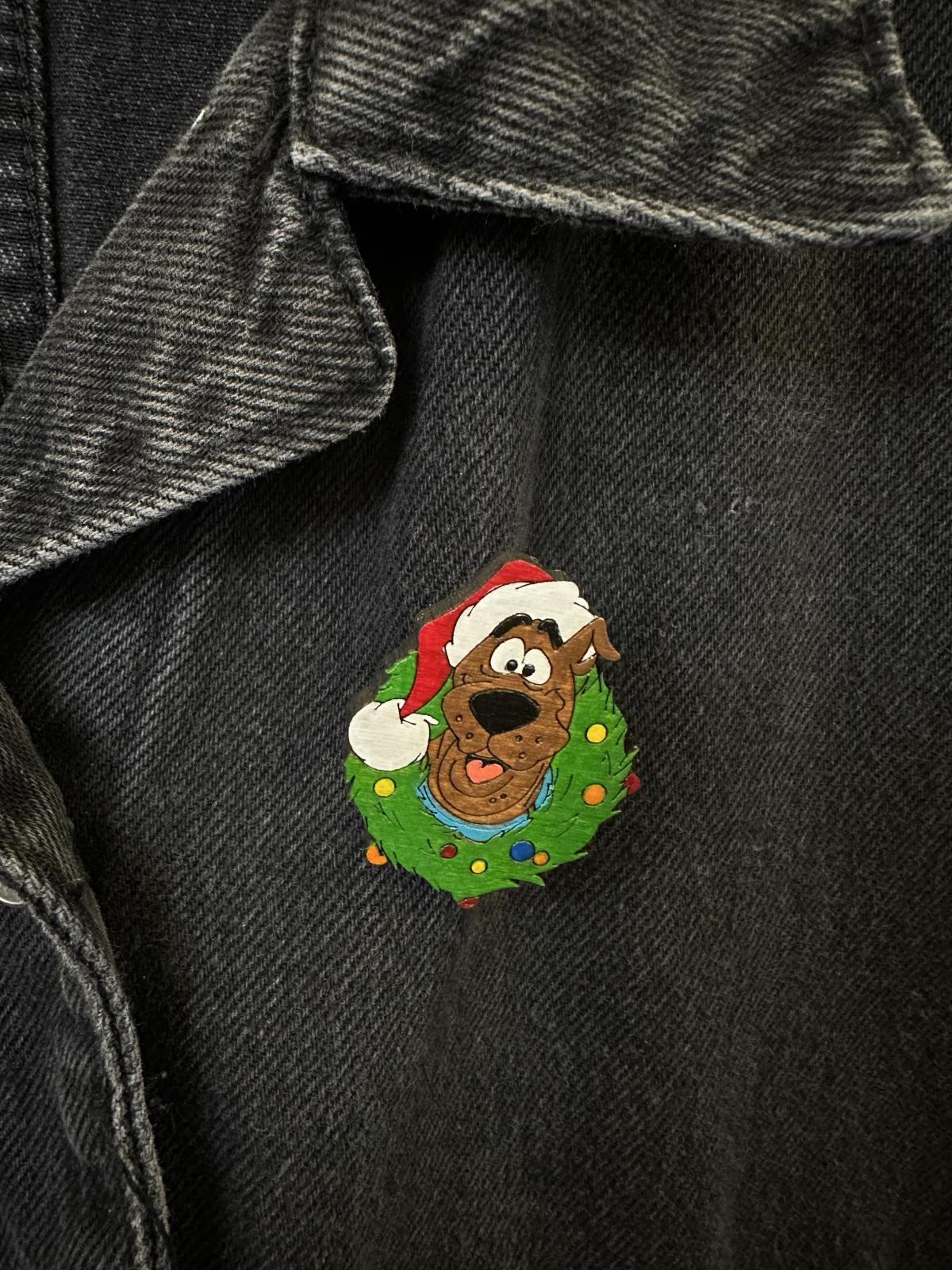 Scooby Doo Noel Taç Süs Yılbaşı Temalı Ahşap El Boyaması Broş